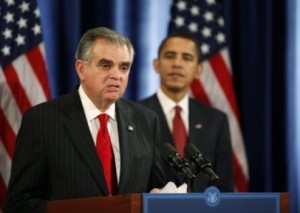 Ray_LaHood_during_Obama_press_conference
