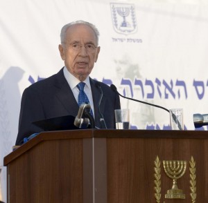 Israeli President Shimon Peres speaking at Sde Boker on the 40th anniversary of David Ben Gurion's death, November 10, 2013. Photo: Mark Neiman / GPO.