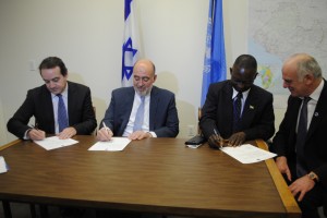 Israeli UN Amb. Ron Prosor, donation against Ebola. Photo: Foreign Ministry. Israeli UN Amb. Ron Prosor, donation against Ebola. Photo: Foreign Ministry.