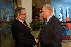 Czech Republic Foreign Minister Lubomir Zaoralek (left) and Israel Prime Minister Benjamin Netanyahu met on Monday in Jerusalem. Photo: Israeli Prime Minister's Office.