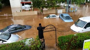 Flooding in the streets of Ra'anana. Photo: Facebook/Steve Linde.