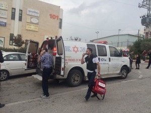 A Palestinian stabbing attack in Sha'ar Binyamin. Photo: Twitter.