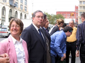 800px-Deborah_Glick_and_Scott_Stringer