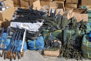 Confiscated weapons headed for Arab rioters. Photo: Israel Police. Confiscated weapons headed for Arab rioters. Photo: Israel Police.