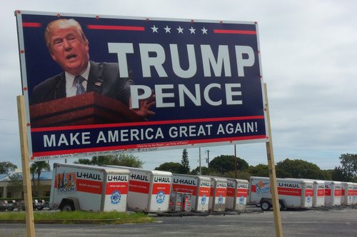A Trump-Pence sign in Pasco County, Florida. Photo: Daniel Oines via Wikimedia Commons.