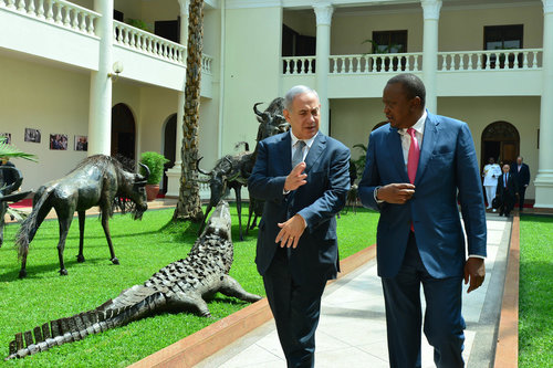 Israeli Prime Minister Benjamin Netanyahu meets with Kenyan President Uhuru Kenyatta in Nairobi last July, during the Israeli leader's multi-nation trip to Africa. Photo: Kobi Gideon/GPO.