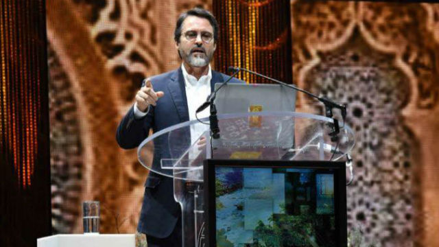 Hamza Yusuf addressing the Reviving the Islamic Spirit conference. Photo: Hamza Yusuf/Facebook.