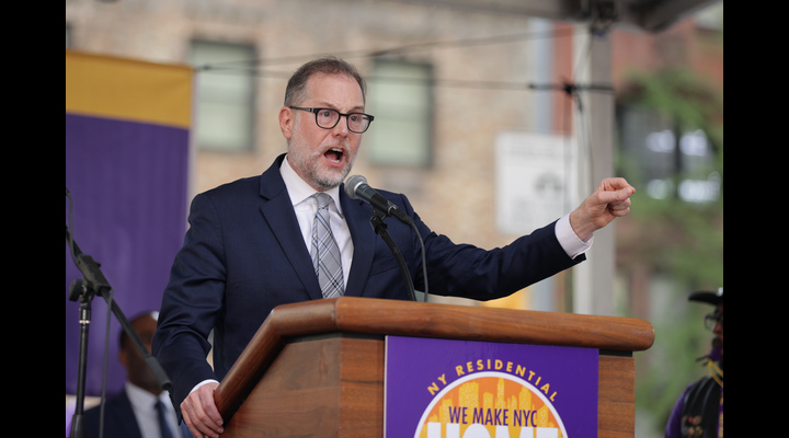 NEW YORK, NEW YORK, United States, April 15, 2026: More than 10,000 32BJ SEIU building service workers rally alongside New York City Comptroller Mark D. Levine, Mayor Zohran Mamdani, union leaders and elected officials ahead of a potential strike vote, as 34,000 workers push for stronger contract protections, healthcare benefits, and wage increases amid rising living costs in New York City. (Photo: Luiz Rampelotto/EuropaNewswire/Sipa USA)