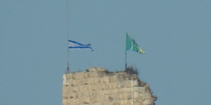 An Israeli flag is raised on Beaufort Castle, as seen from Marjayoun, southern Lebanon, May 31, 2026. Photo: REUTERS/Stringer
